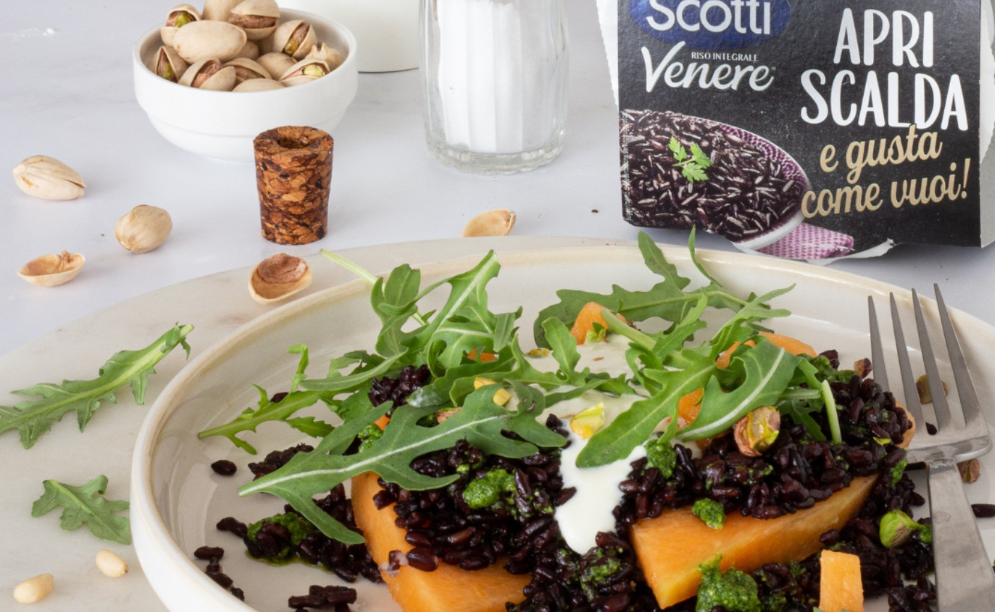 Riso Venere con melone, feta montata e pesto di rucola 