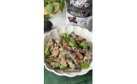 PASTA VENERE RIGATONI CON PESTO DI ZUCCHINE, BASILICO E PANCETTA CROCCANTE