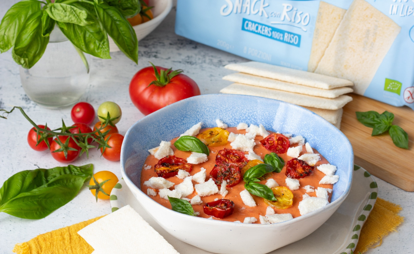 ZUPPA DI POMODORI ARROSTITI CON CRACKERS DI RISO DI RISO SCOTTI
